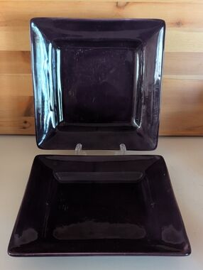 2 HD Designs Square Dinner Plates, Deep Plum.